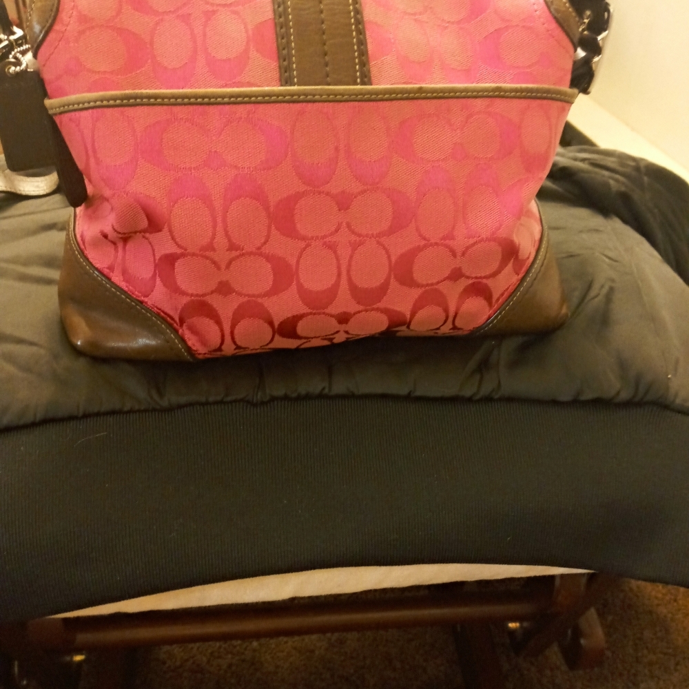 Coach - Picture 5 of 6